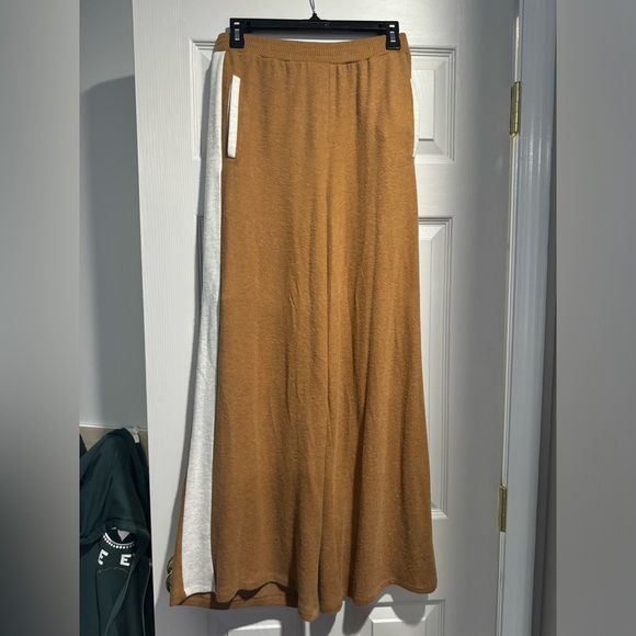 Project Social T crop top and wide leg lounge set size medium - Picture 8 of 8